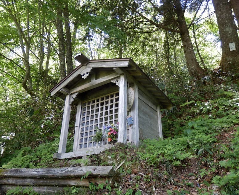 峠近くにある地蔵堂